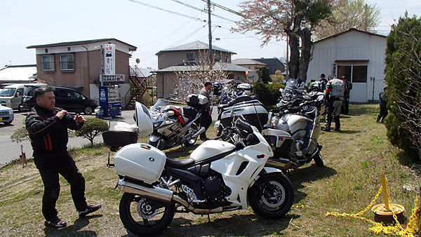 青い塔の臨時駐車場